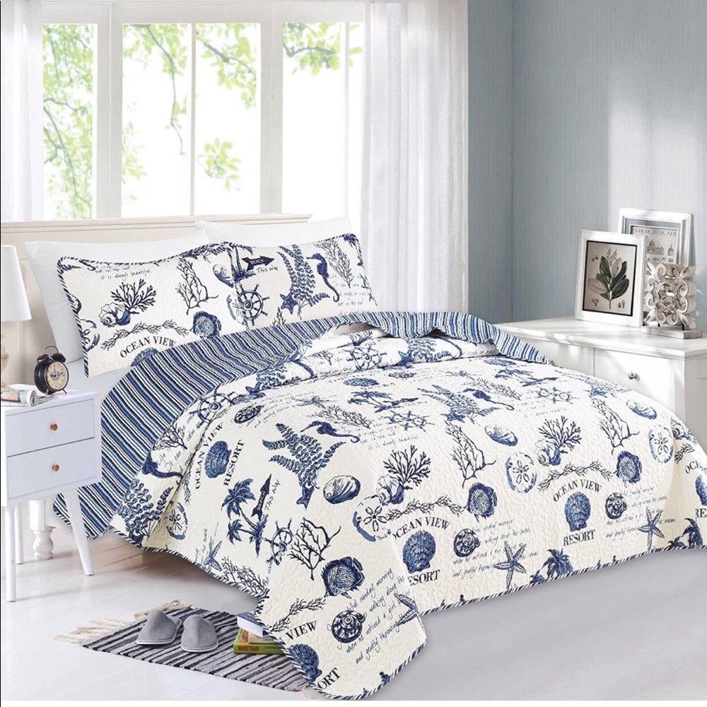 Great Bay Home 3 Piece Quilt Set with Shams Soft Twin Size.